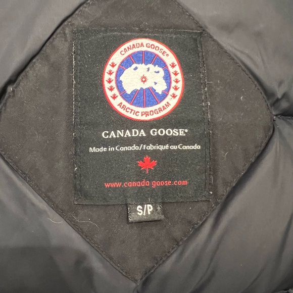 Men’s Canada Goose Bomber Jacket - Picture 4 of 6